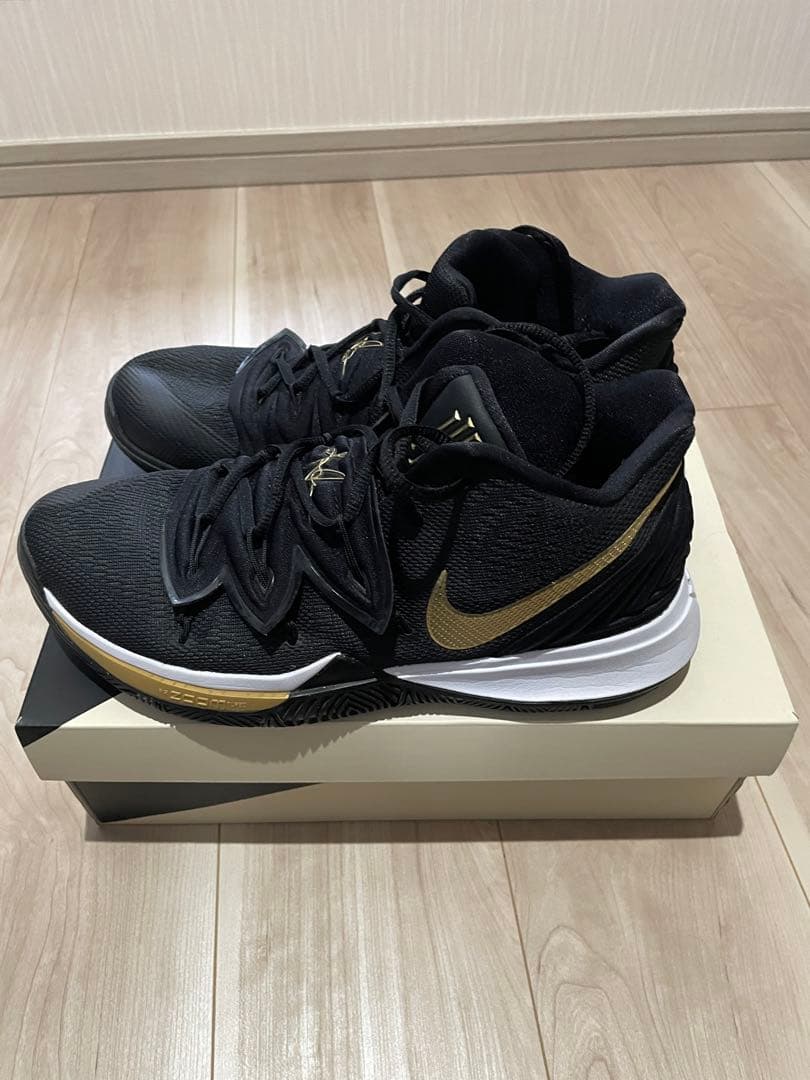 ピ*ー様 Nike Kyrie 5 黒/金 ナイキ　カイリー5