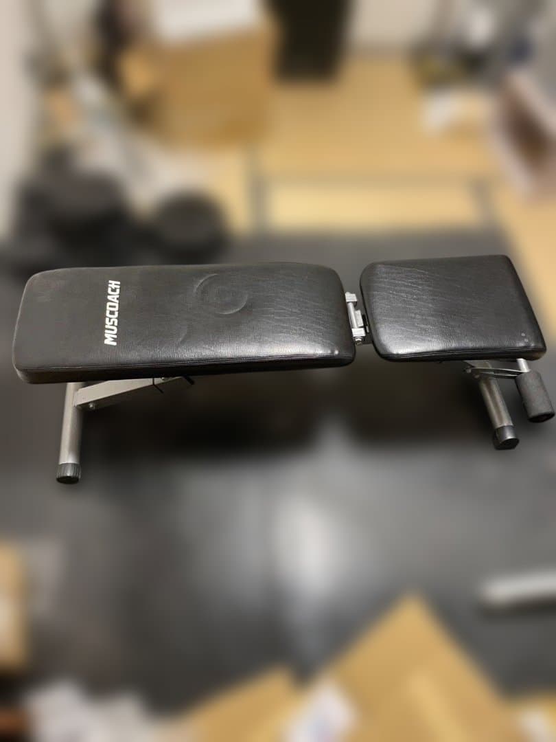 トレーニングベンチ　筋トレ　シットアップ