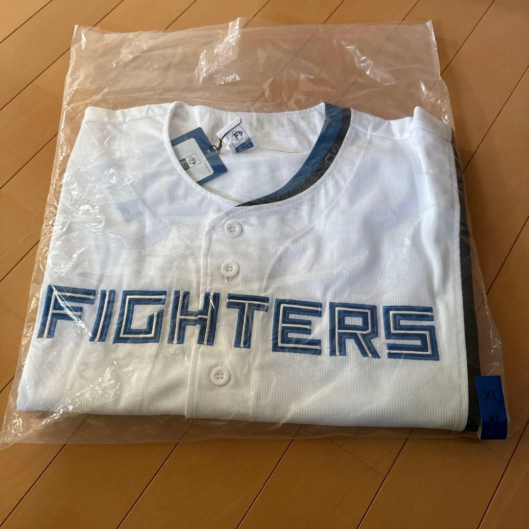 4月だけ！FIGHTERS ホームユニフォーム