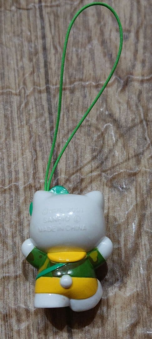 ハローキティ 迷彩 ストラップ 音色　鈴　根付　新品未使用