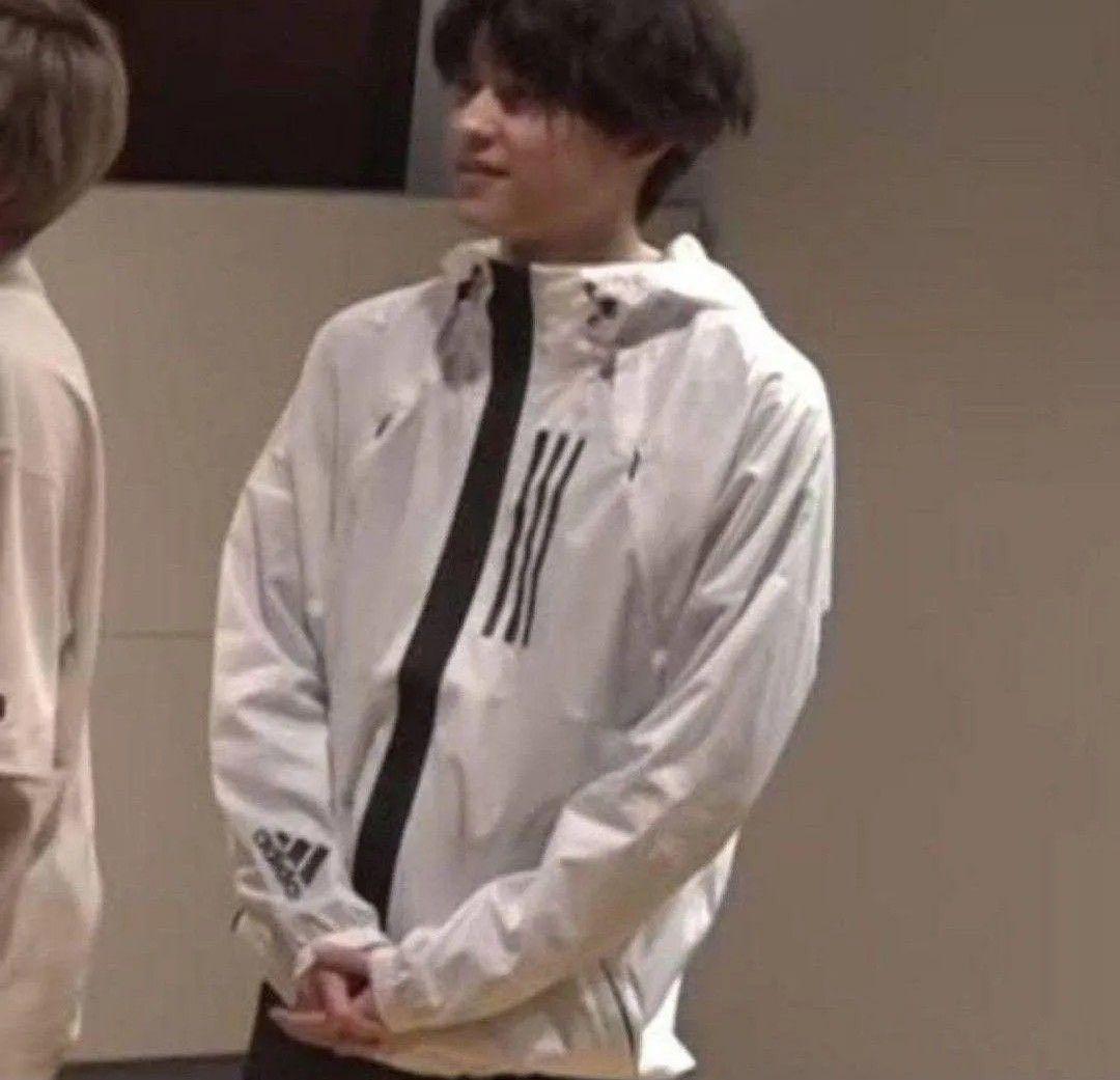 SixTONES松村北斗着用adidasナイロン