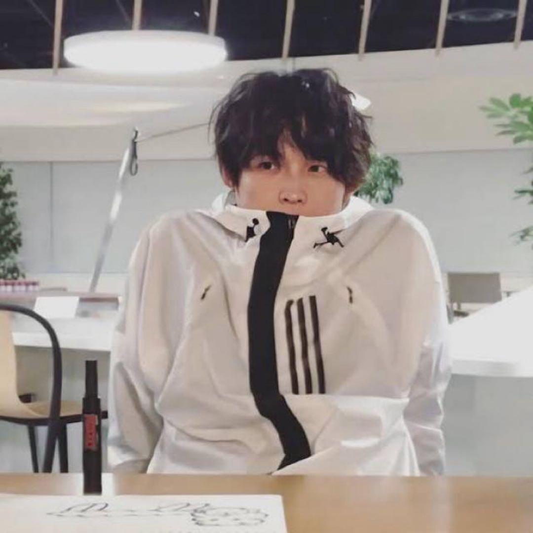 SixTONES松村北斗着用adidasナイロン