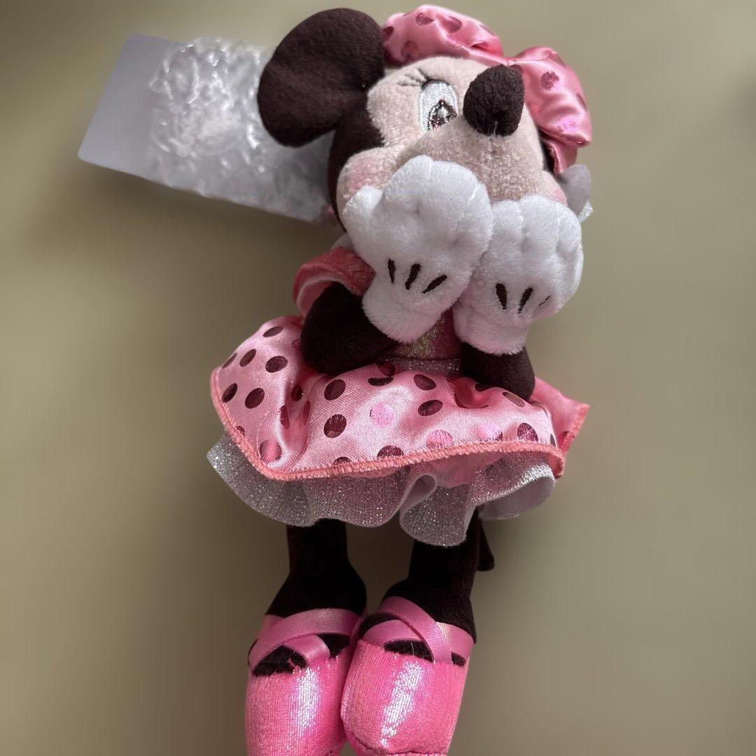 ミニーぬいぐるみキーホルダー・キーチェ →> MINNIE DAY 2026