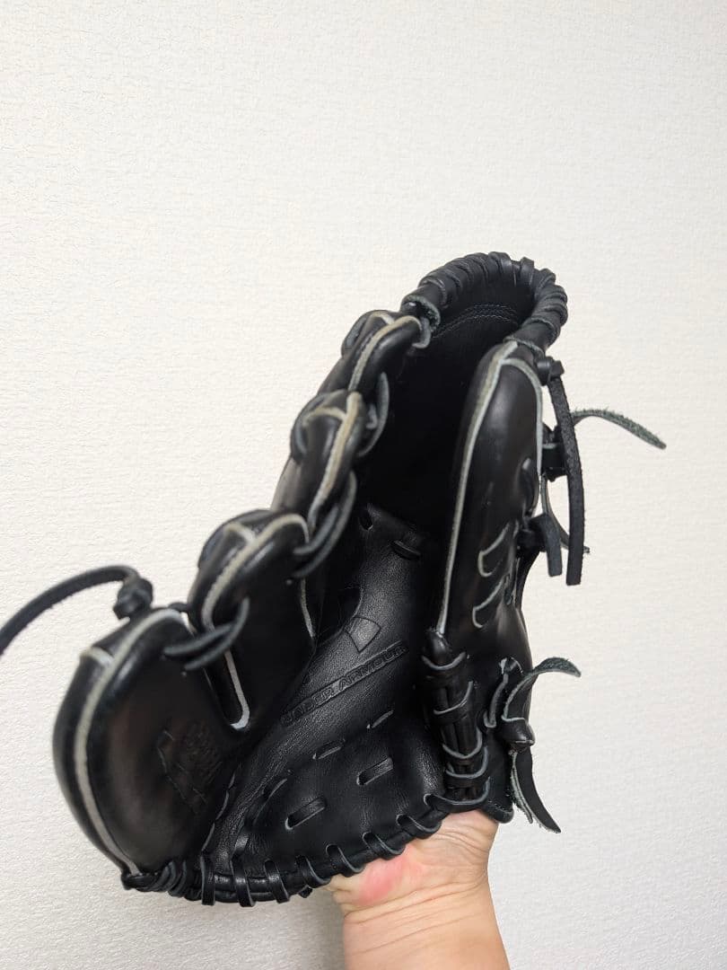 Under Armour 軟式グローブ 黒　投手用　左投げ