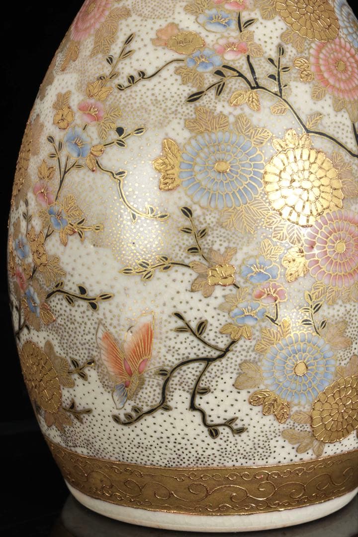 明治期 薩摩焼 丸十字 極細密 色絵金彩 菊蝶文花瓶 金襴手 飾壺 古美術 骨董