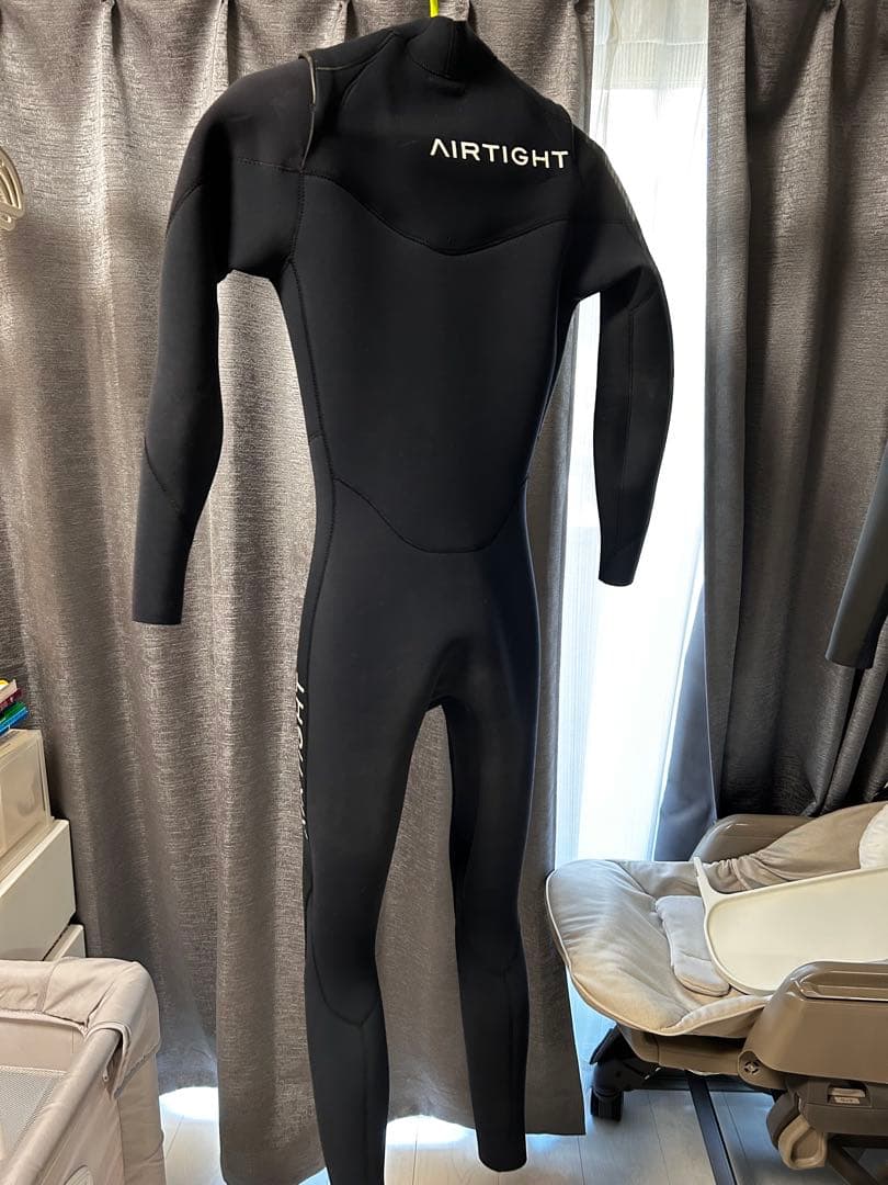 AIRTIGHT ウェットスーツ