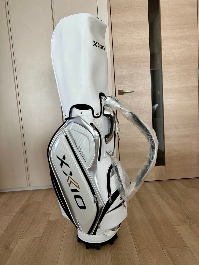 キャディーバッグ　XXIO 新品