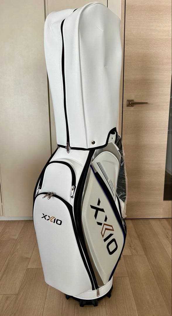 キャディーバッグ　XXIO 新品