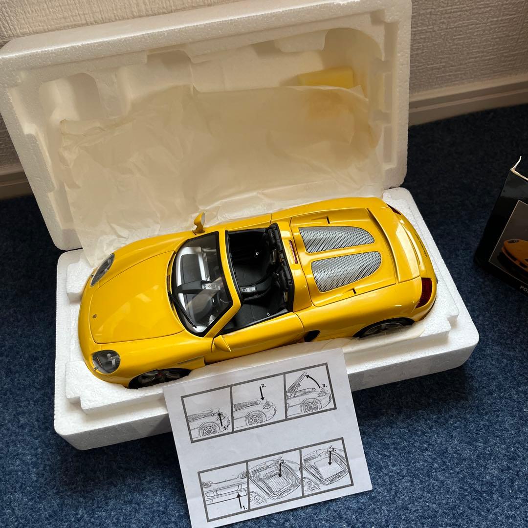ミニカー MINICHAMPS Porsche Carrera GT 2004 1:18