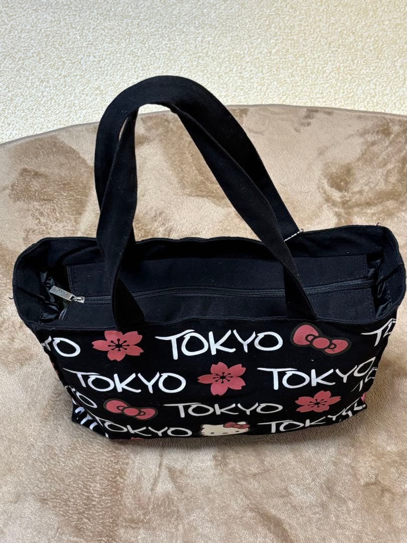 ハローキティ トートバッグ TOKYO ブラック　桜　ピンク
