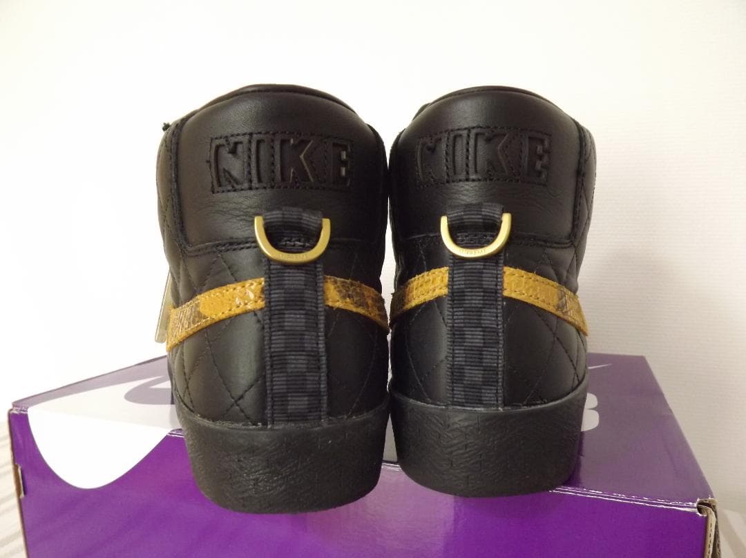 supreme(シュプリーム)×NIKE SB(ブレーザーミッド) スニーカー