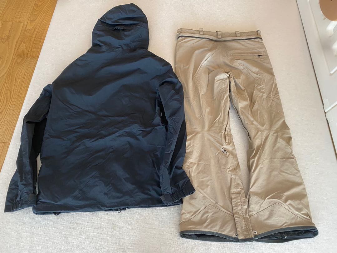 VOLCOM ボルコム　スノボウェア　上下