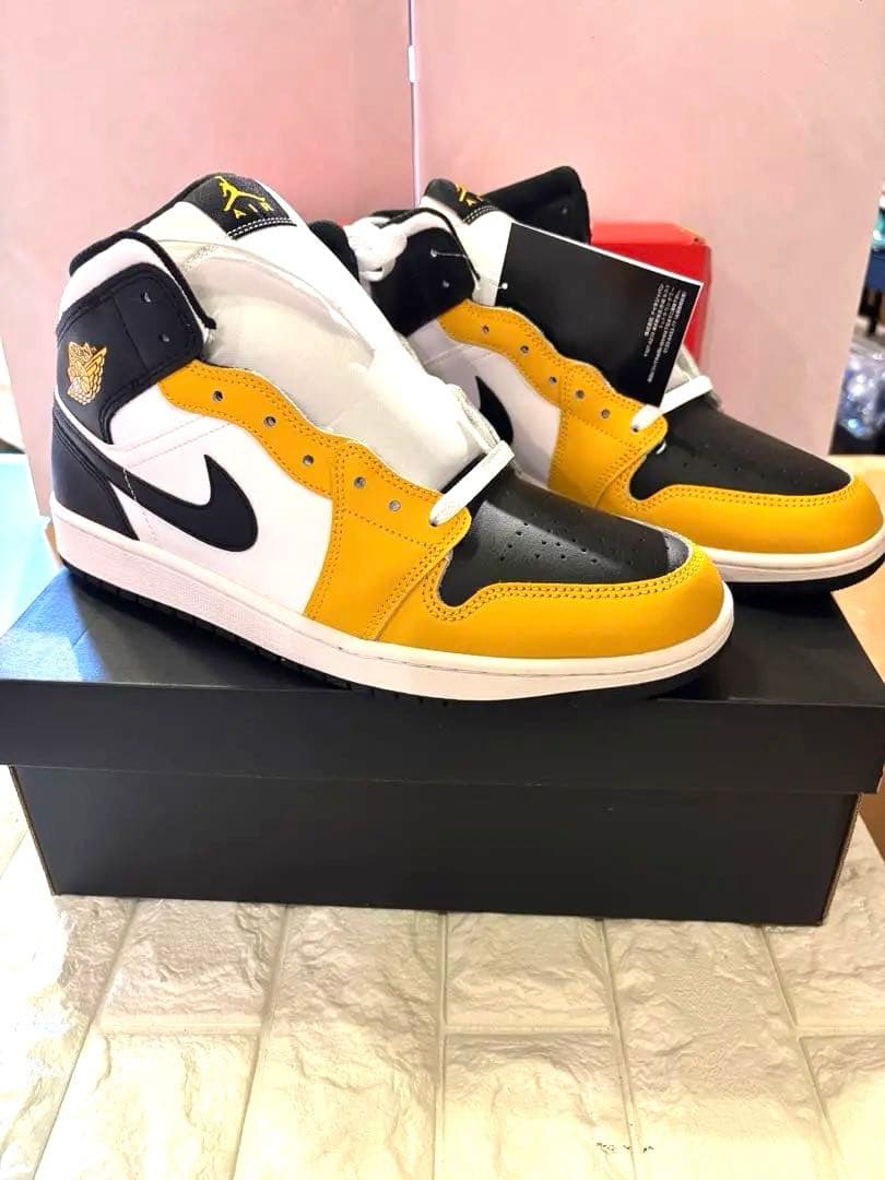 #新品未使用ナイキAir Jordan 1ハイカットシューズ 黒/黄色#11.5