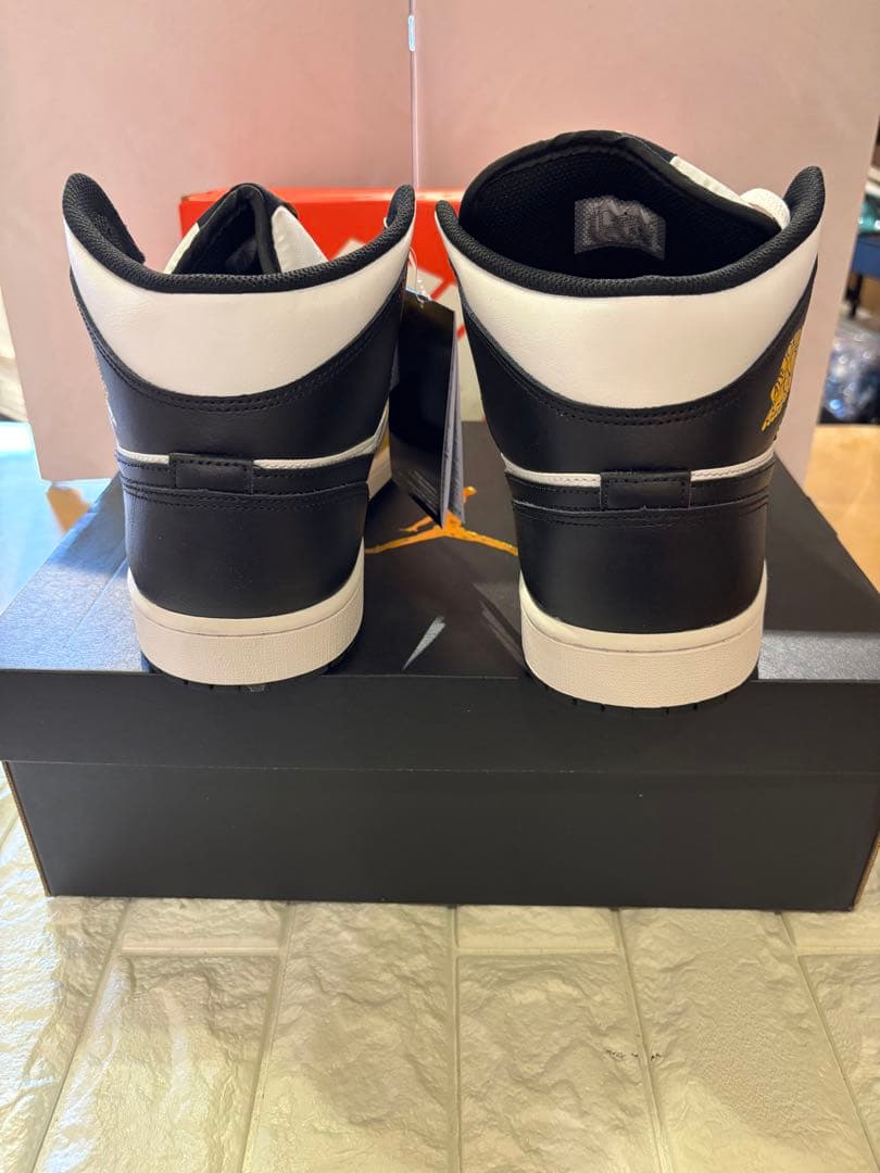 #新品未使用ナイキAir Jordan 1ハイカットシューズ 黒/黄色#11.5