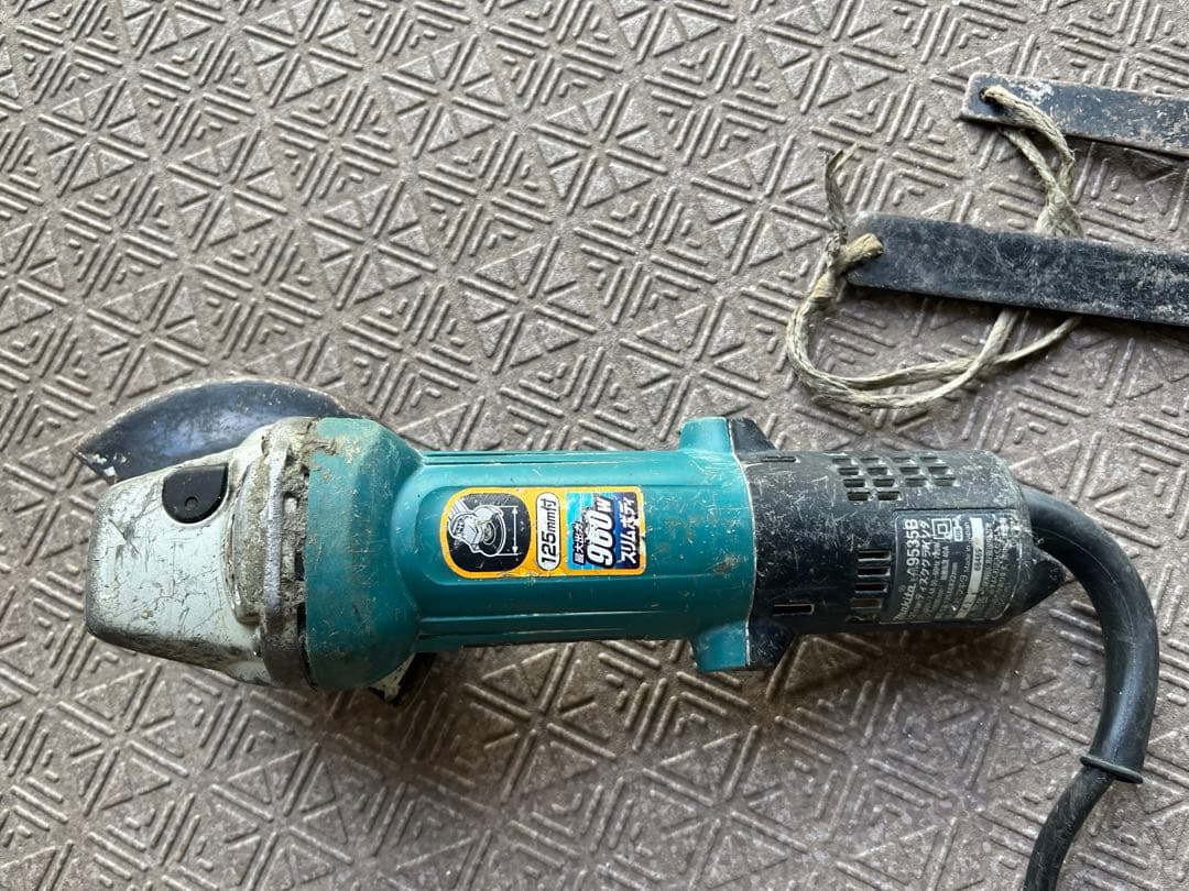 マキタ　125mm ディスクグラインダ　9535B 中古品