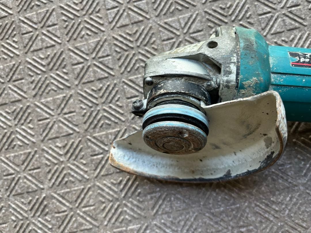 マキタ　125mm ディスクグラインダ　9535B 中古品