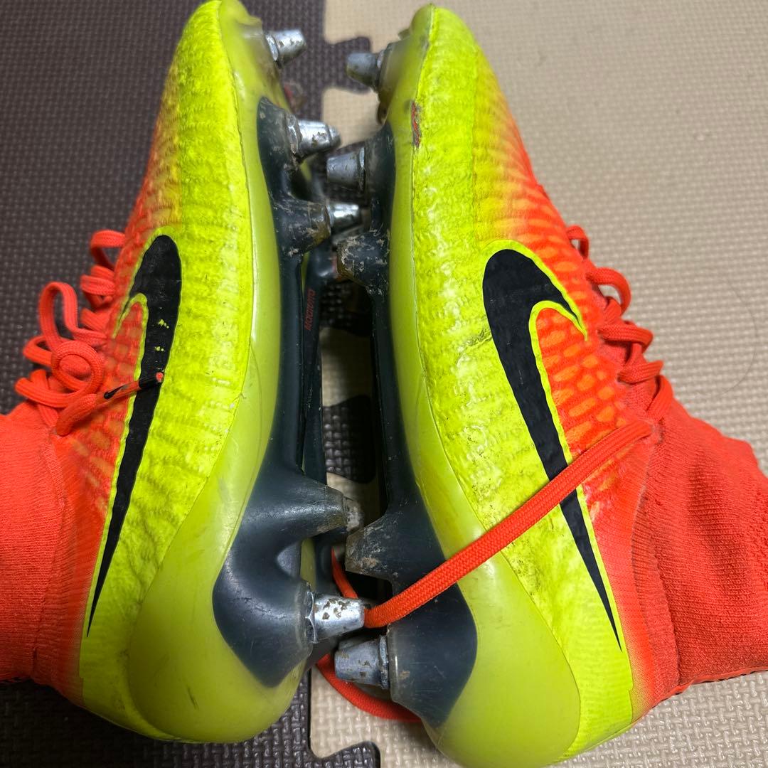 サッカースパイク マジスタ 取り替え式 26.5