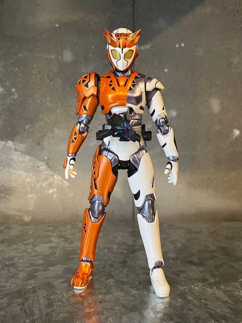 S.H.Figuarts 仮面ライダーバルキリー ラッシングチーター