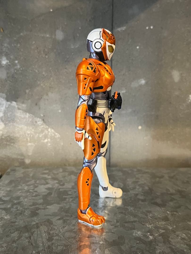 S.H.Figuarts 仮面ライダーバルキリー ラッシングチーター