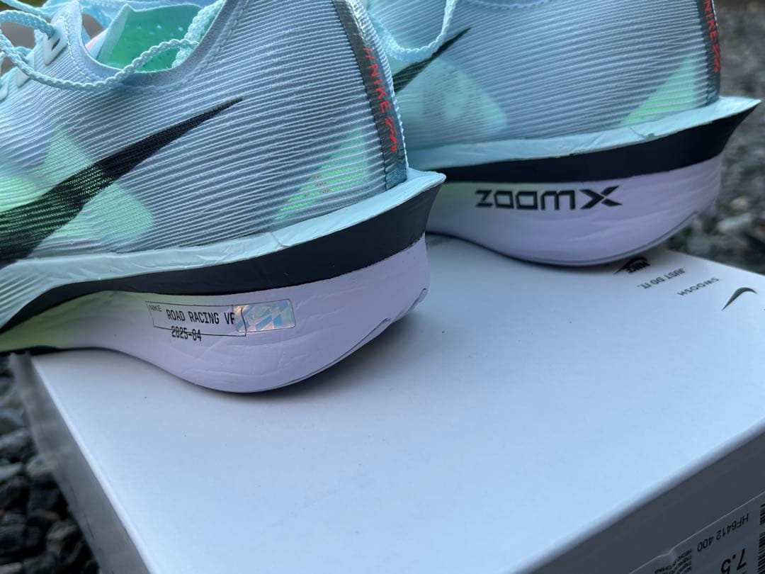 新品 ナイキ ズームX ヴェイパーフライ ネクスト%4 ランニング 25.5㎝