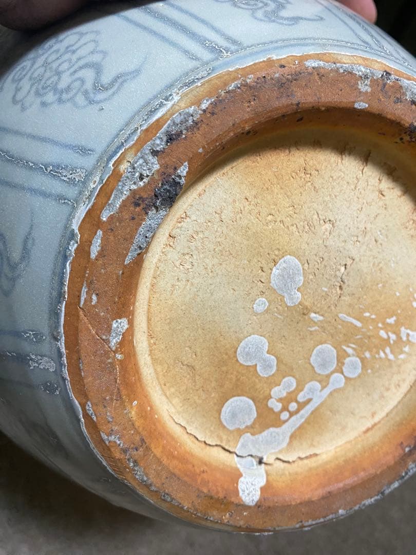 明時代　陶器製花瓶　骨董品. 海から引き揚げられた品物
