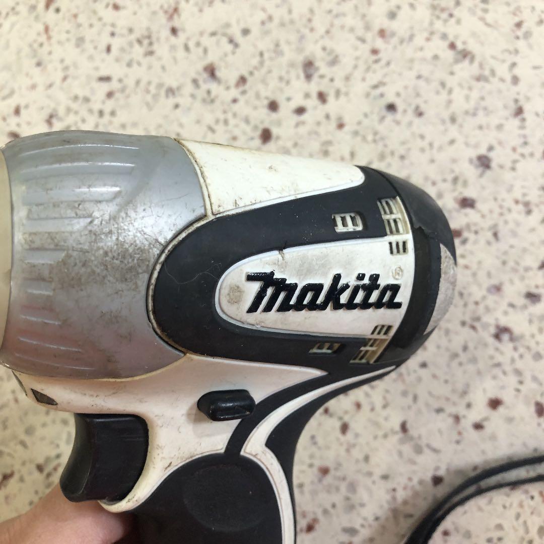 マキタTD131Dインパクトドライバーホワイト本体のみ