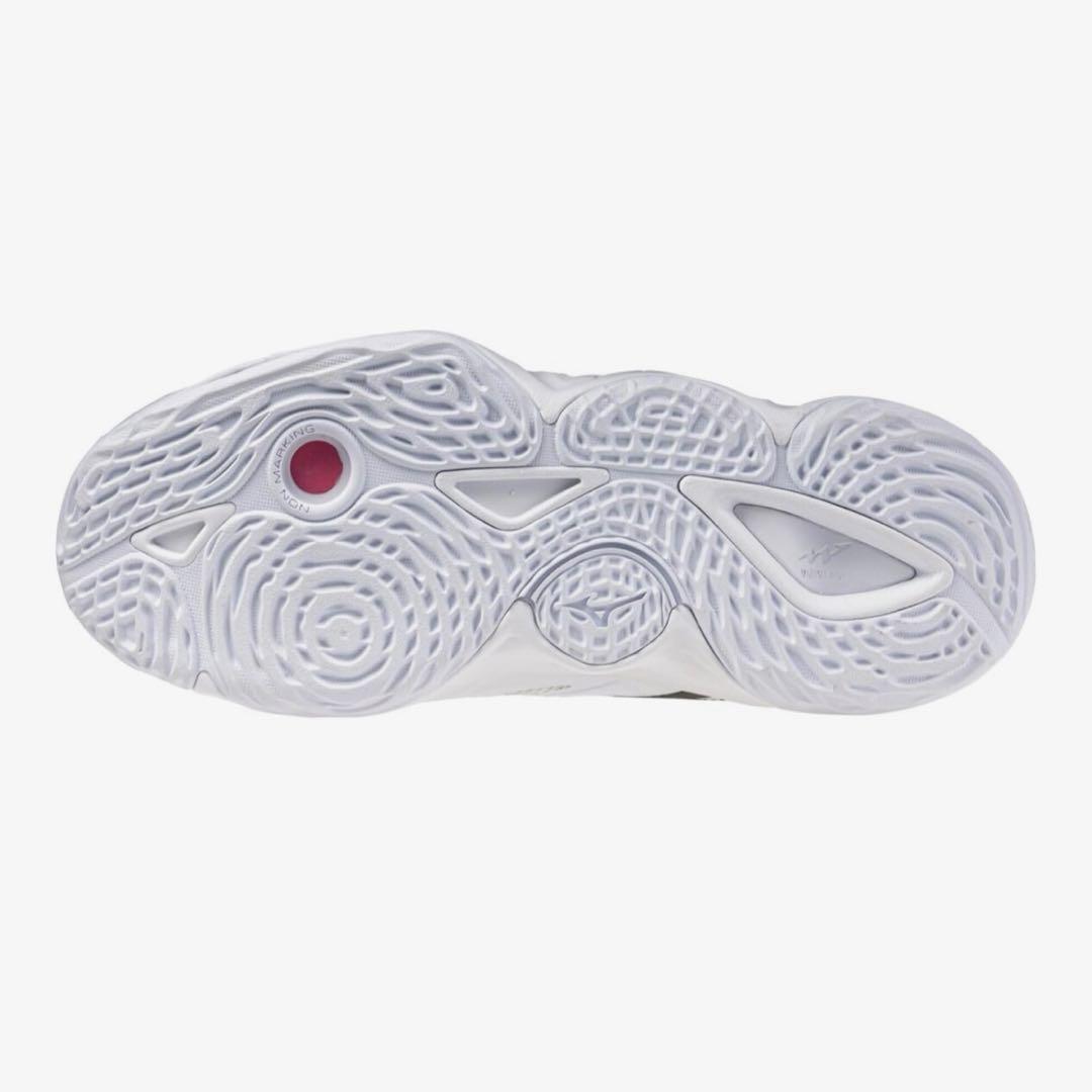 【新品未使用】Mizuno Wave Momentum Elite Wide