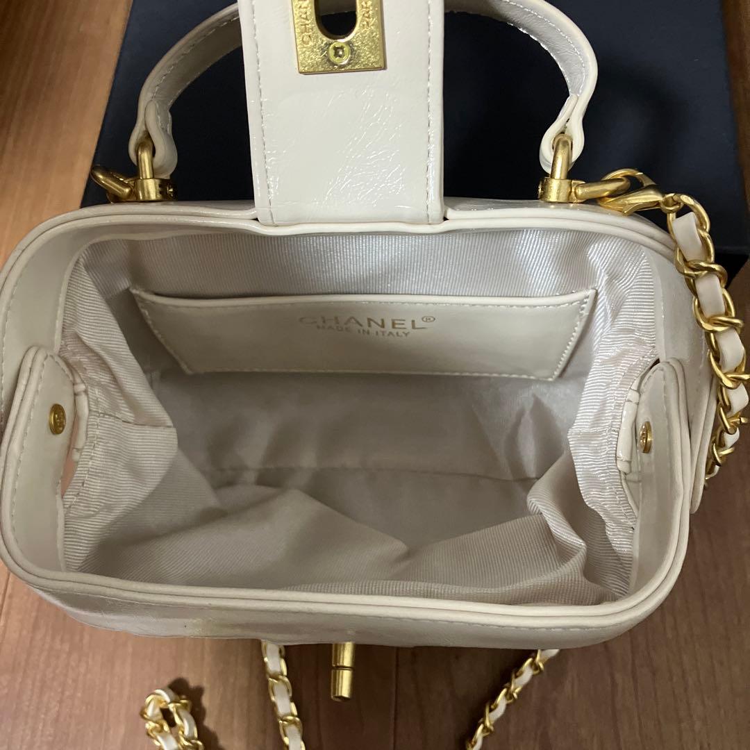 CHANEL メイクアップチェーンボストンバッグ　ホワイト