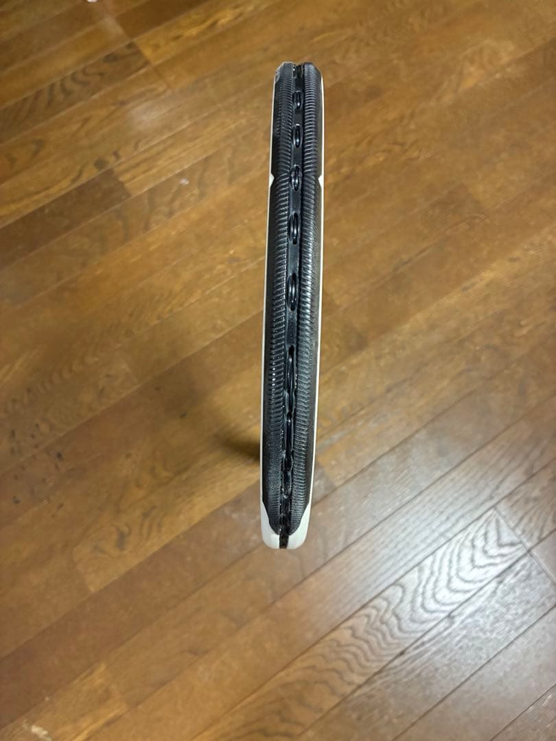 Babolat ピュアストライク100 グリップ2