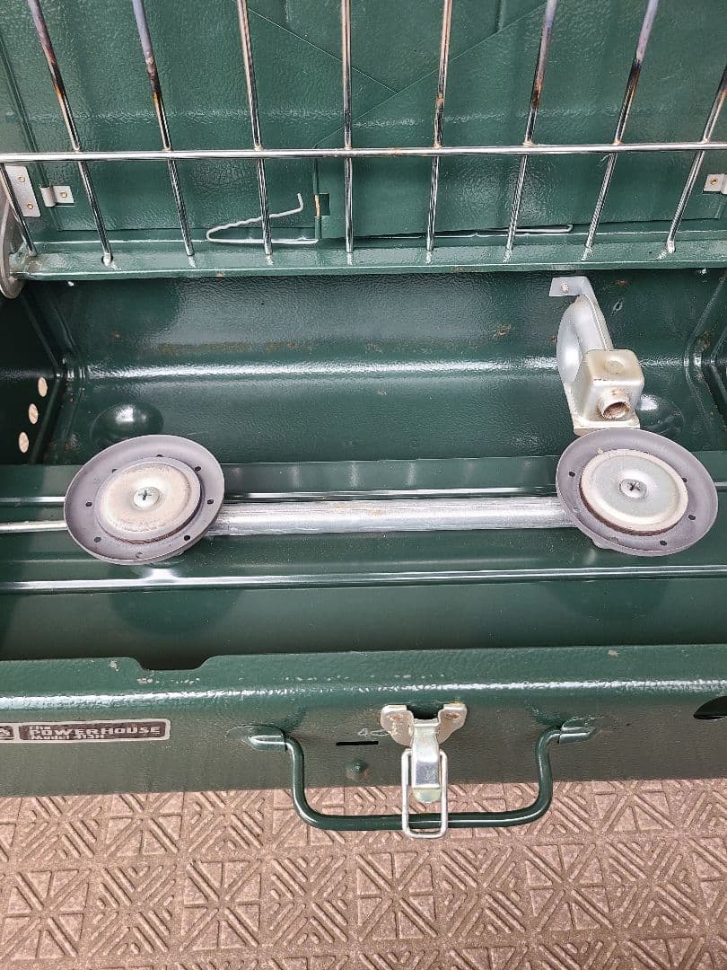 Coleman ツーバーナーコンロ (ポンピング用工具、ガソリンフィラー付)