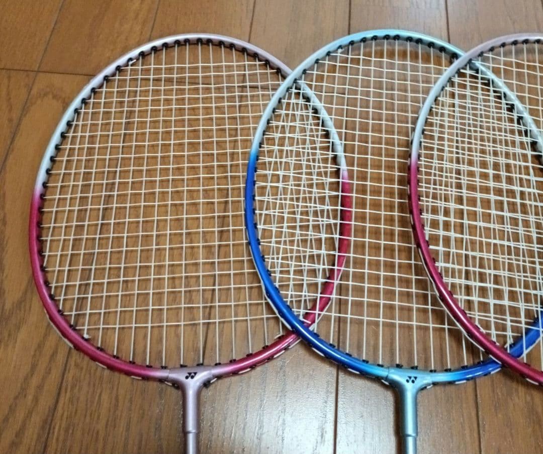 ヨネックス　YONEX GR-400 バドミントンラケット　4本セット