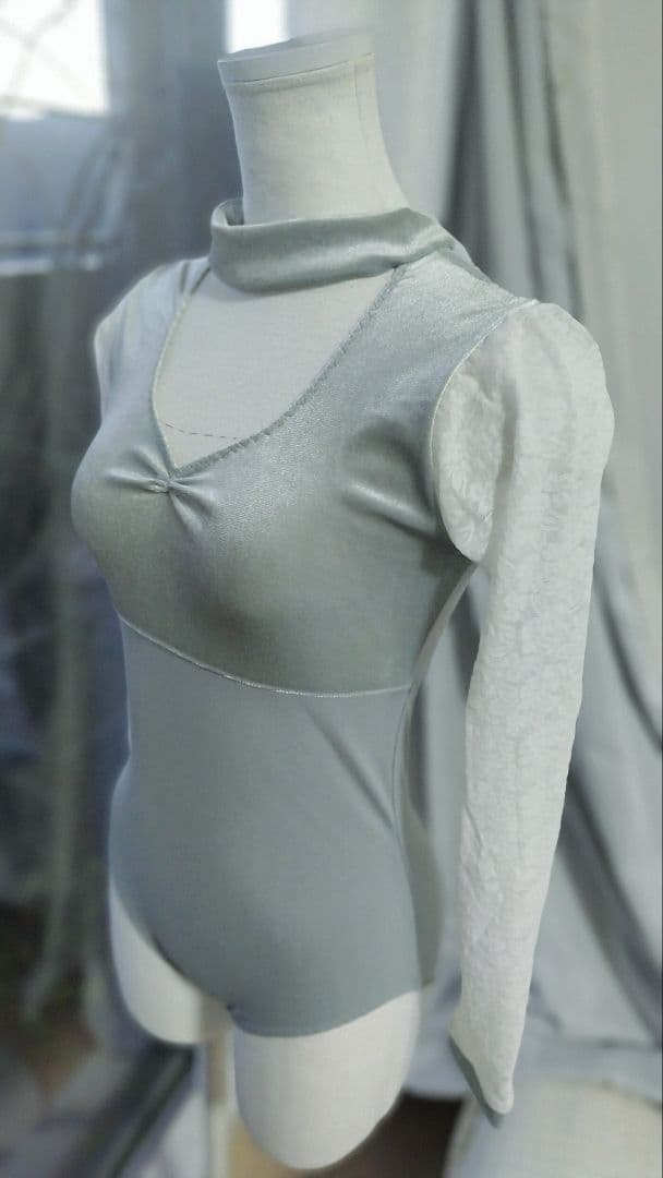 Ｓ～Ｍ／雪の女王様風アイスグリーンの長袖レース、チョーカーリボン娘役レオタード