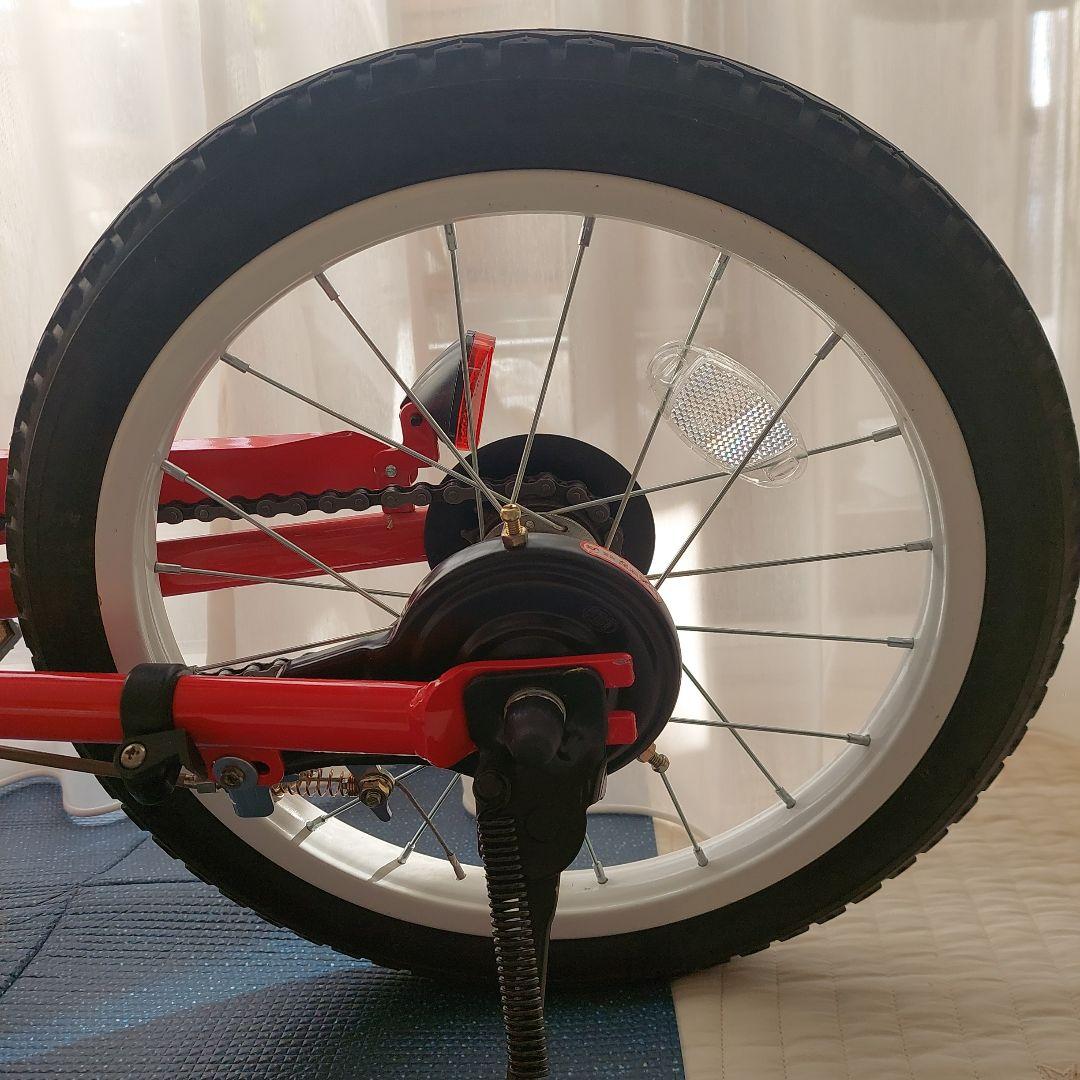 ピープル子供用自転車 16インチレッド、ベージュバスケット付き
