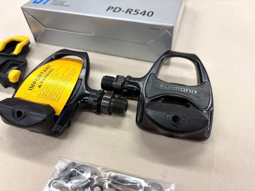 222【新品・未使用】シマノ　ペダル　PD-R540　新品クリート付き