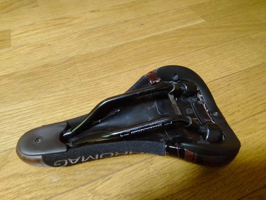 希少 クロマグ サドル ダージャン 美品