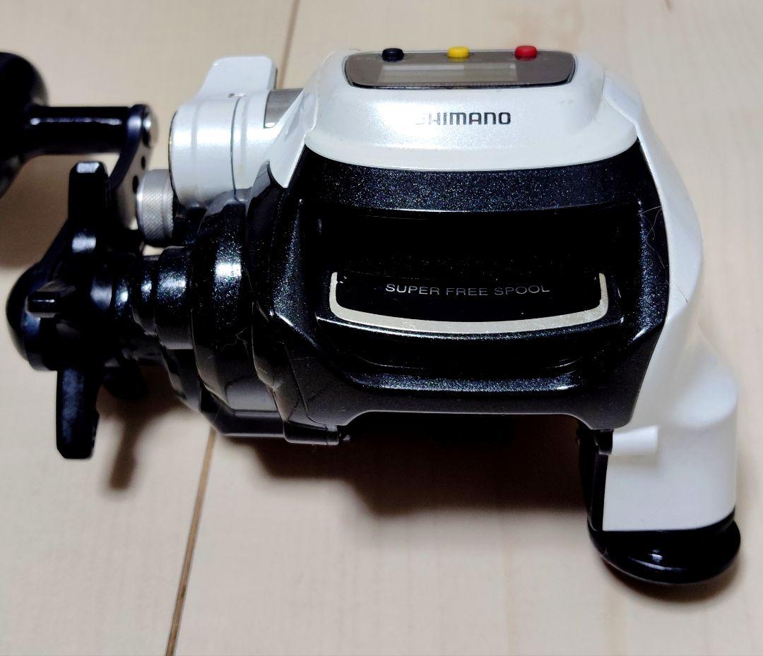 シマノ電動リールプレイズ1000美品 未使用のシマノ純正ブラックパワーコード付き