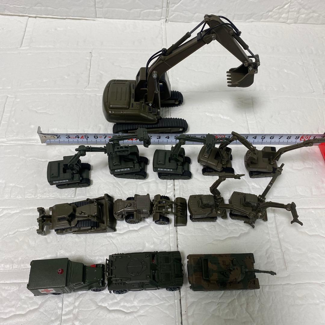 【希少／廃盤】自衛隊車両　トミカ　ショベル　ブルドーザー　戦車　救急車