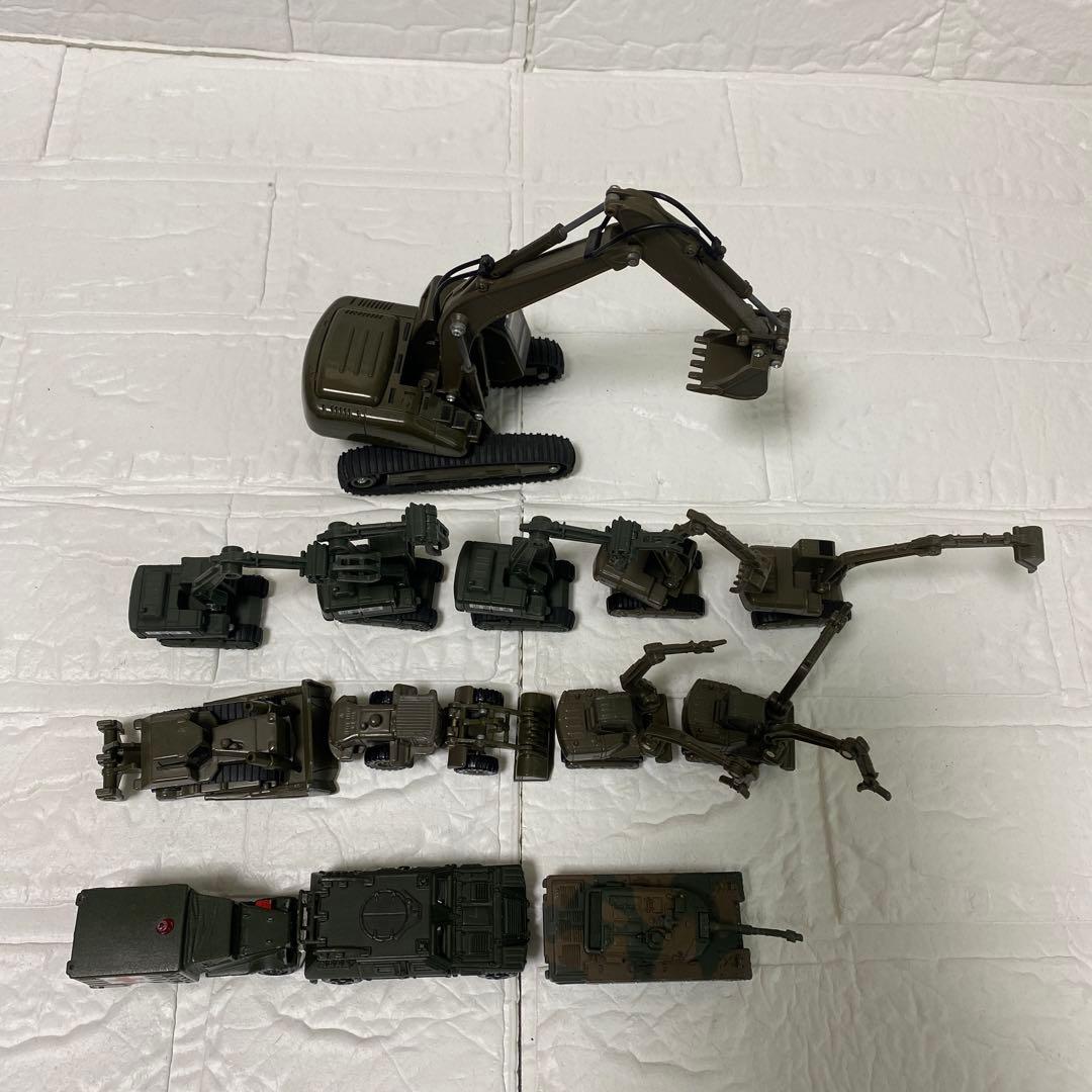 【希少／廃盤】自衛隊車両　トミカ　ショベル　ブルドーザー　戦車　救急車