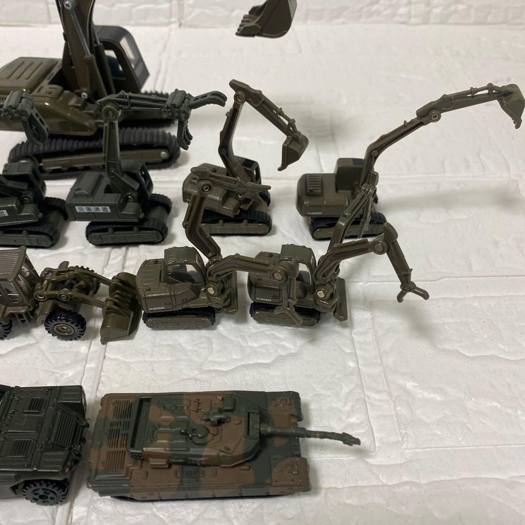【希少／廃盤】自衛隊車両　トミカ　ショベル　ブルドーザー　戦車　救急車