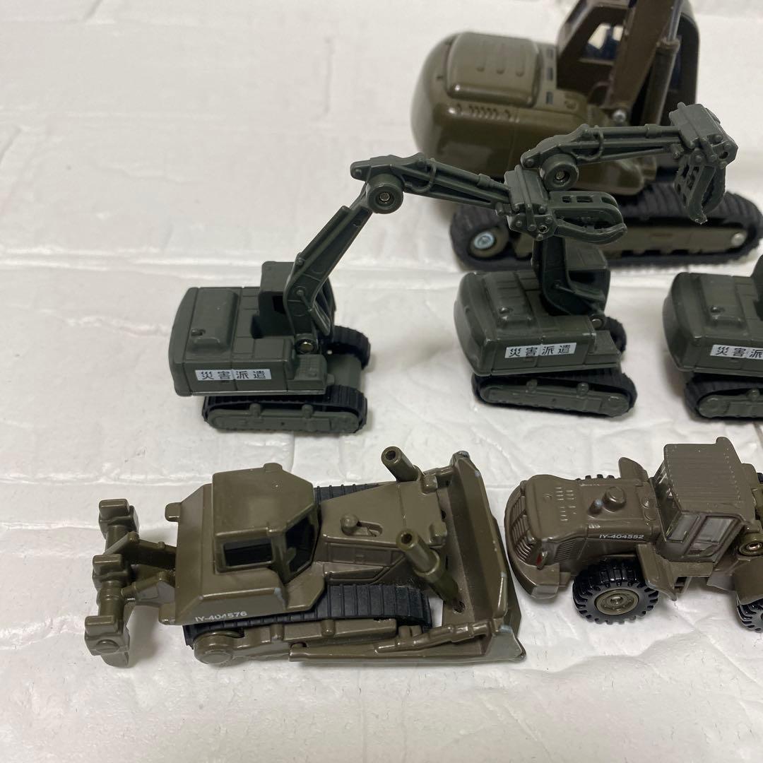 【希少／廃盤】自衛隊車両　トミカ　ショベル　ブルドーザー　戦車　救急車