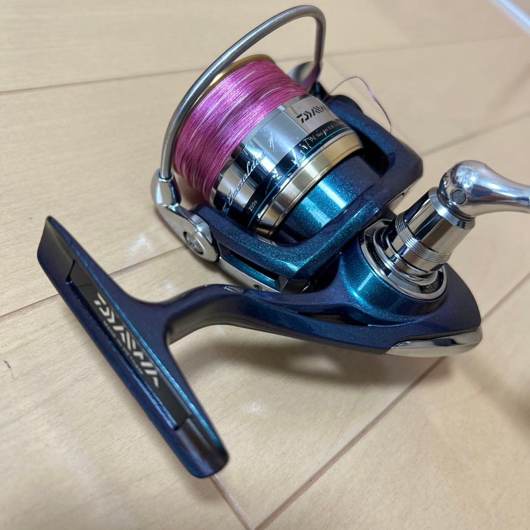 ダイワ　エメラルダス　INF-2506 スピニングリール　PEライン付き