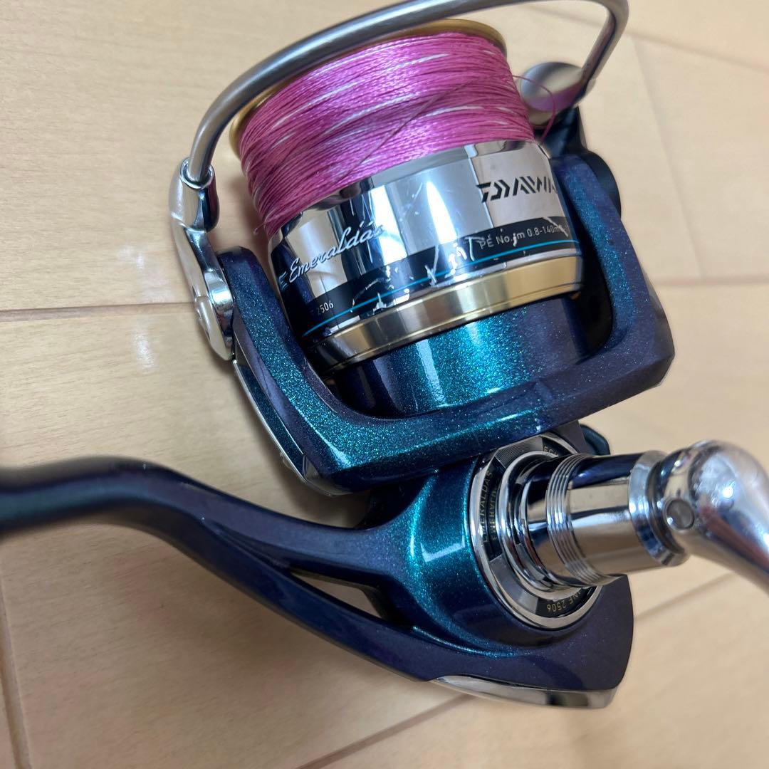 ダイワ　エメラルダス　INF-2506 スピニングリール　PEライン付き