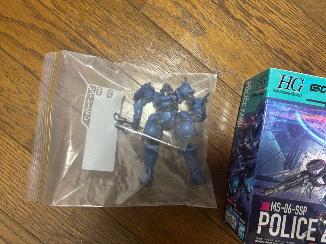 ガンプラ　HG　軍警ザク　制作中