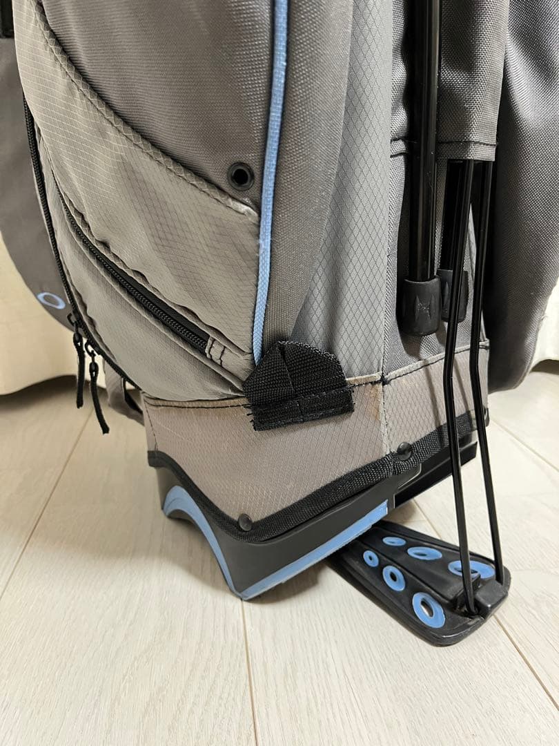 OAKLEY スタンド式ゴルフバッグ グレー