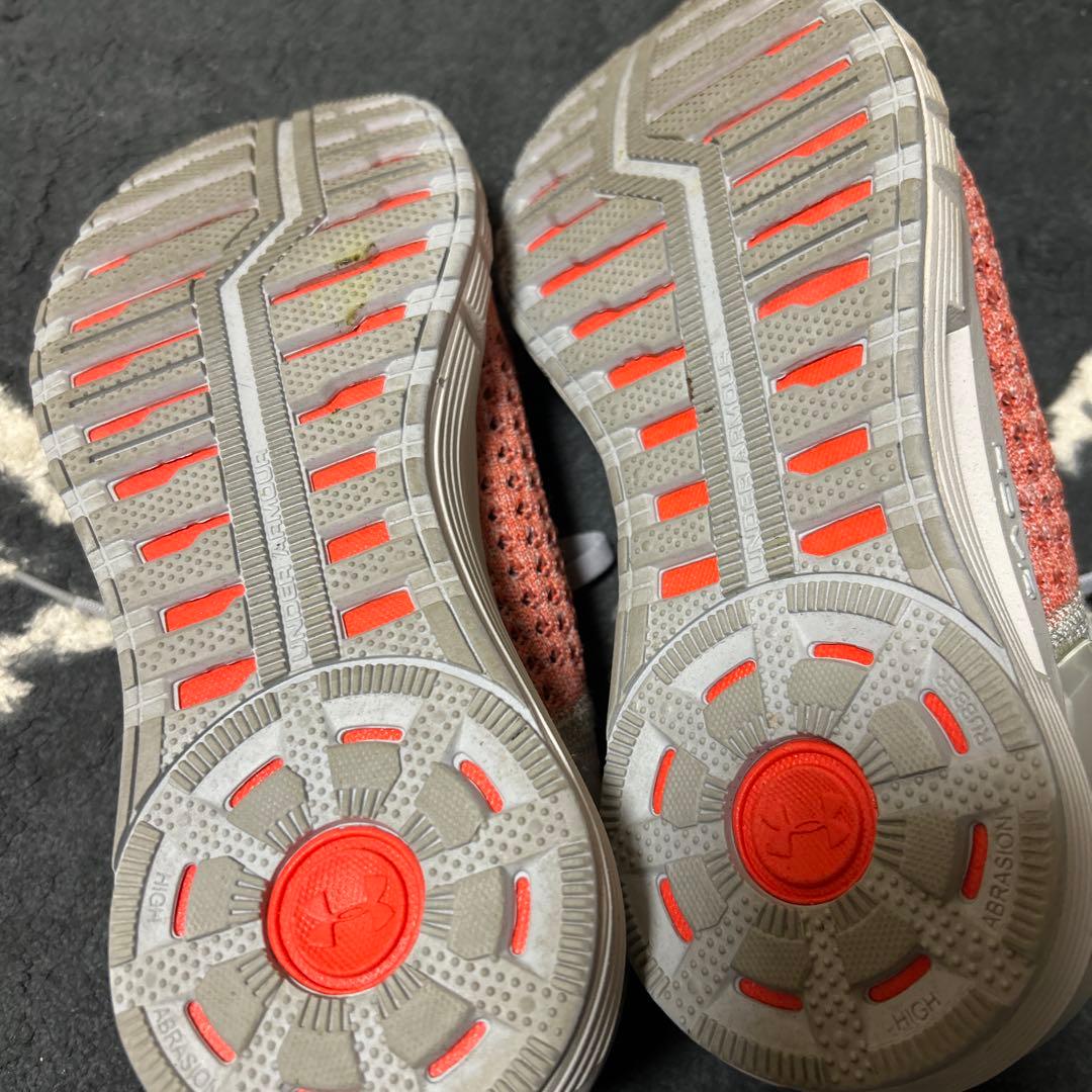 Under Armour ランニングシューズ美品25.5センチ