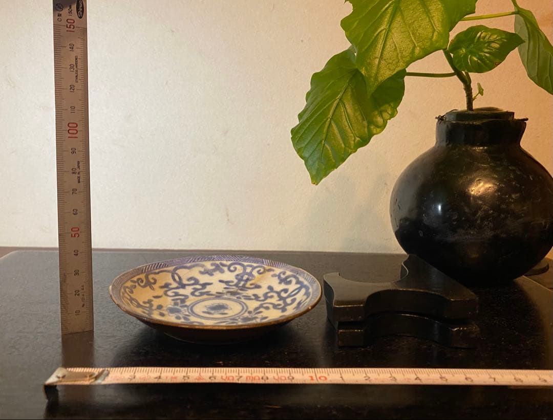 アンティーク・景徳鎮窯・染付葉文結び唐草文・豆小皿•鑑賞スタンド付２点セット