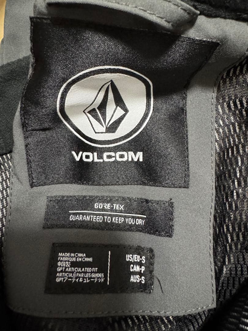【最高峰GORE-TEX】VOLCOM スノボウェア 上下セット M/S