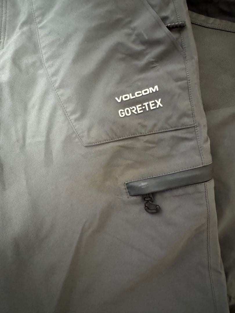 【最高峰GORE-TEX】VOLCOM スノボウェア 上下セット M/S
