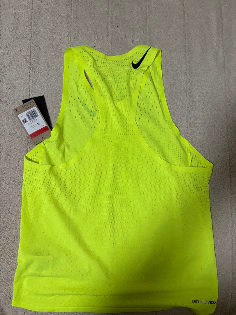 新品 L ナイキ エアロスイフト ランニングシングレット FN4232-702