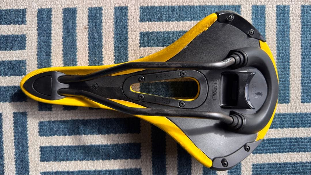 非売品 Fizik ALIANTE R3 OPEN kiumレール 152mm